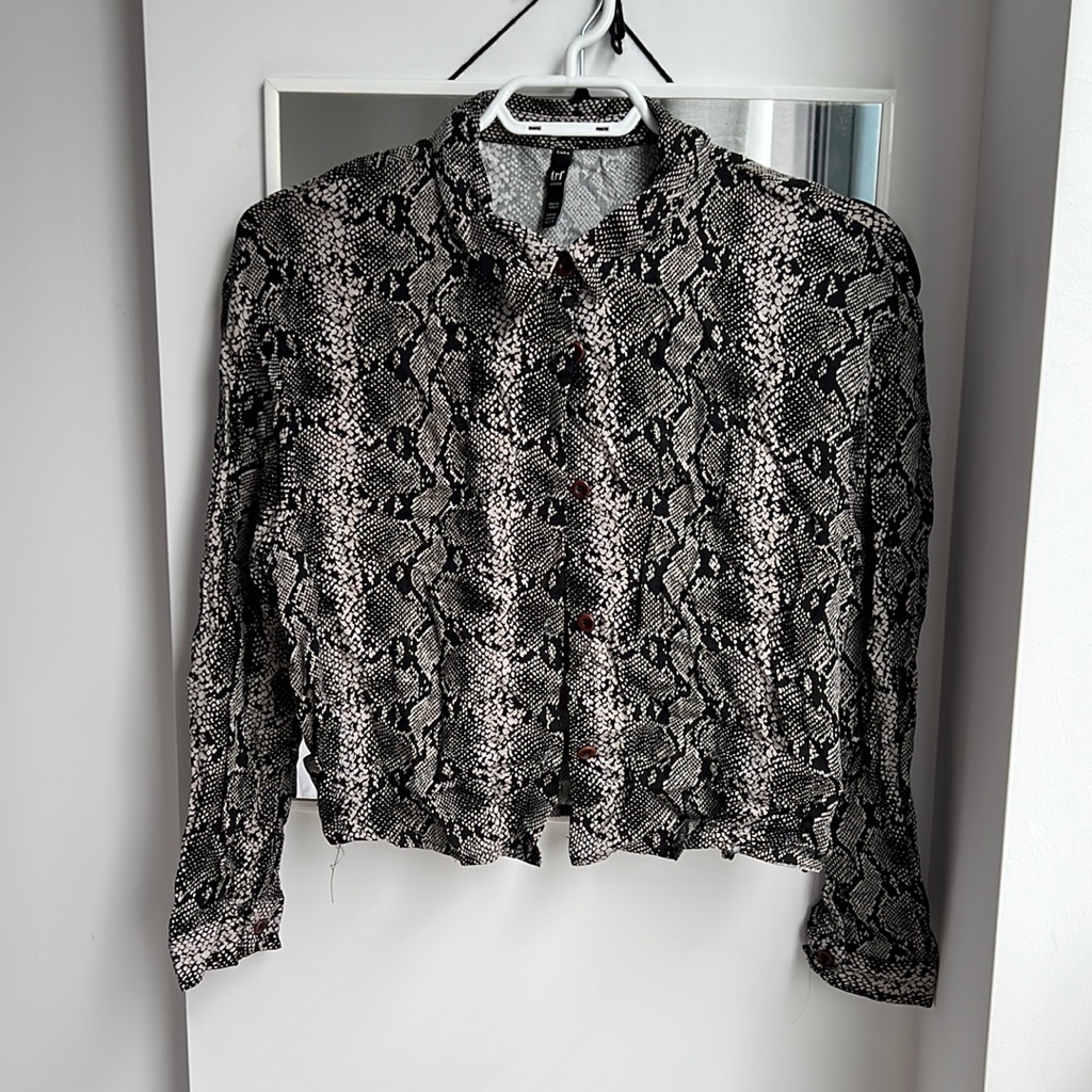 Snake Detail Button Down